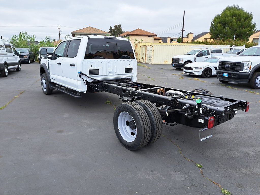 2025 Ford F-550 photo 5