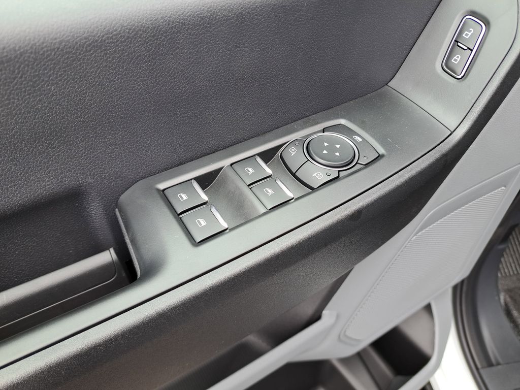 2025 Ford F-550 photo 16