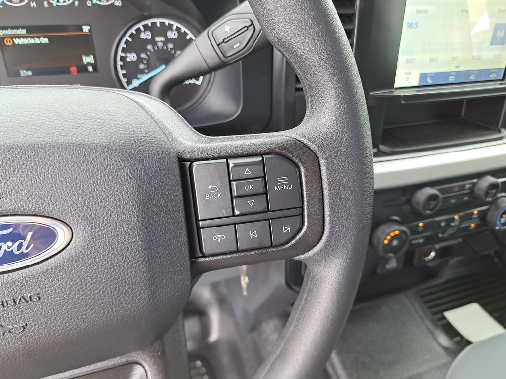 2025 Ford F-550 photo 19