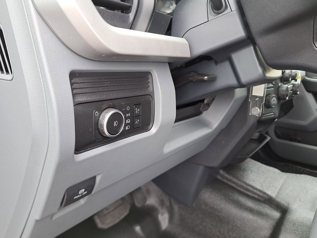 2025 Ford F-350 photo 19