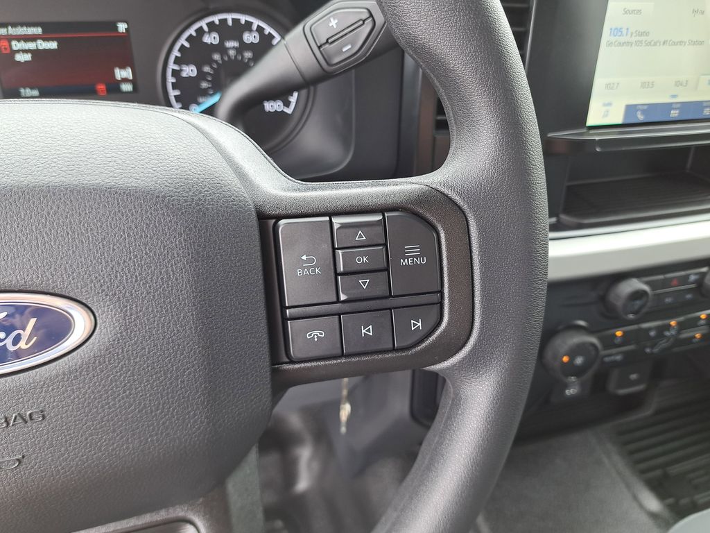2025 Ford F-350 photo 21