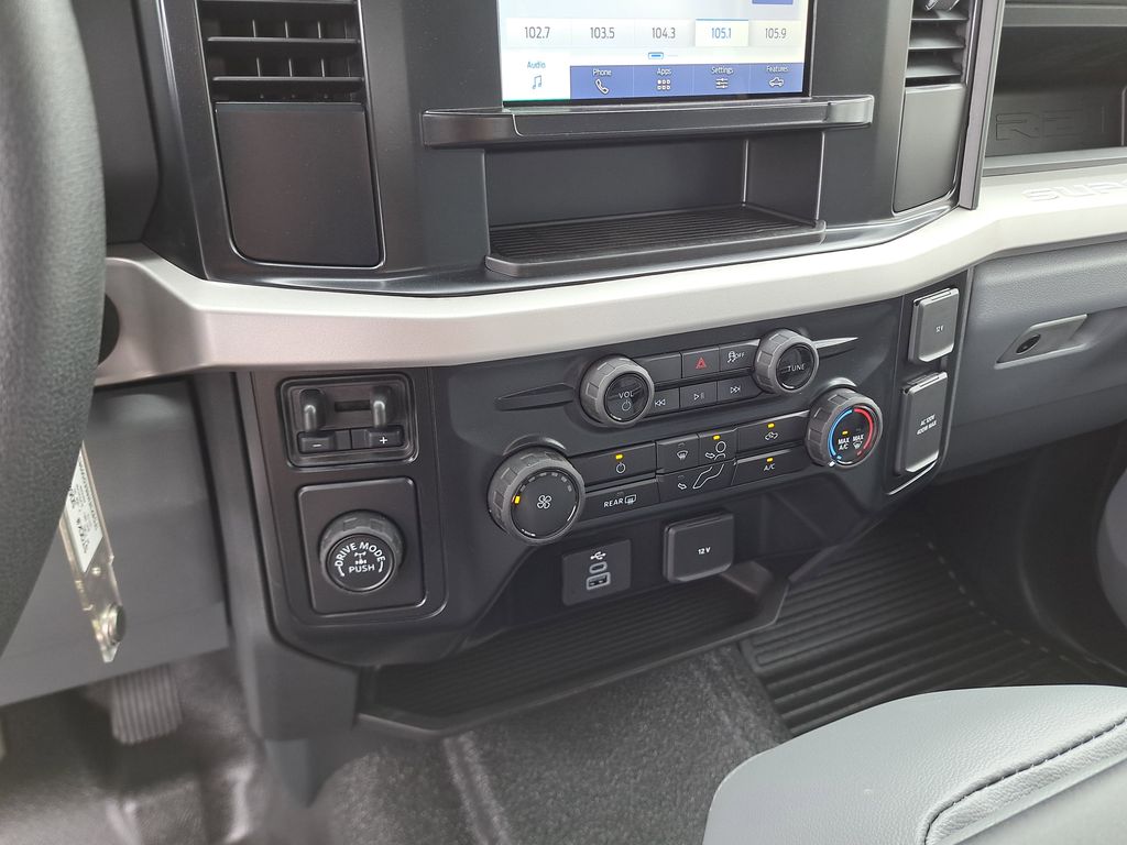 2025 Ford F-350 photo 26