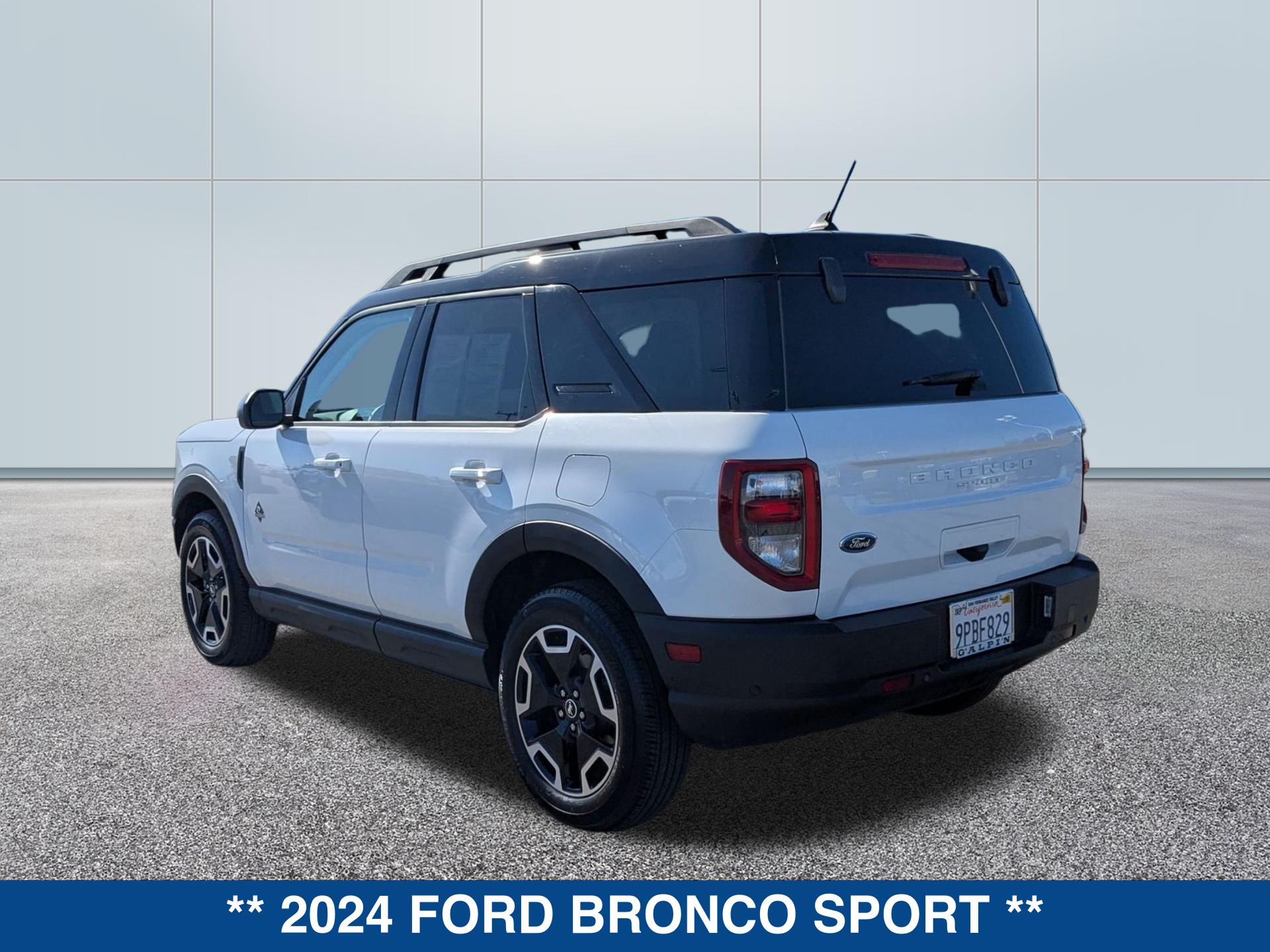 2024 Ford Bronco Sport Outer Banks photo 3