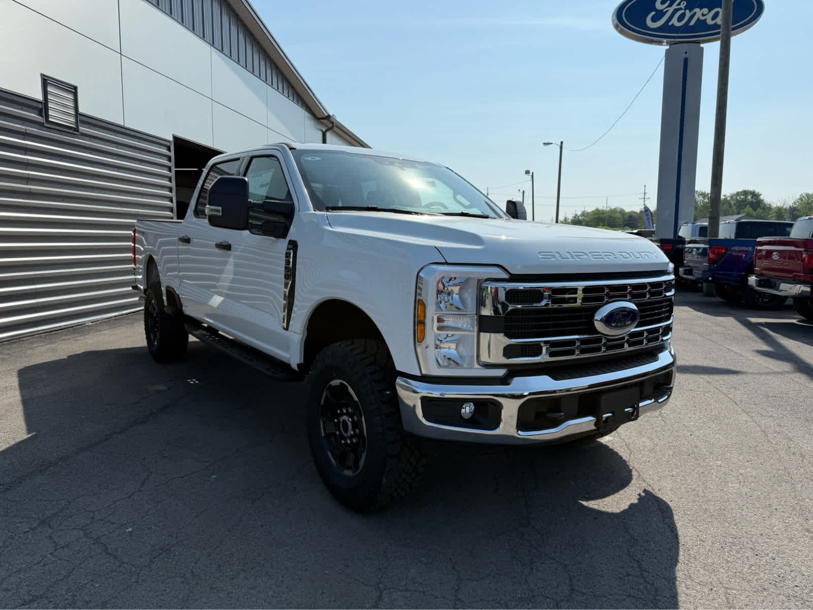 2025 Ford F-350 XLT photo 2