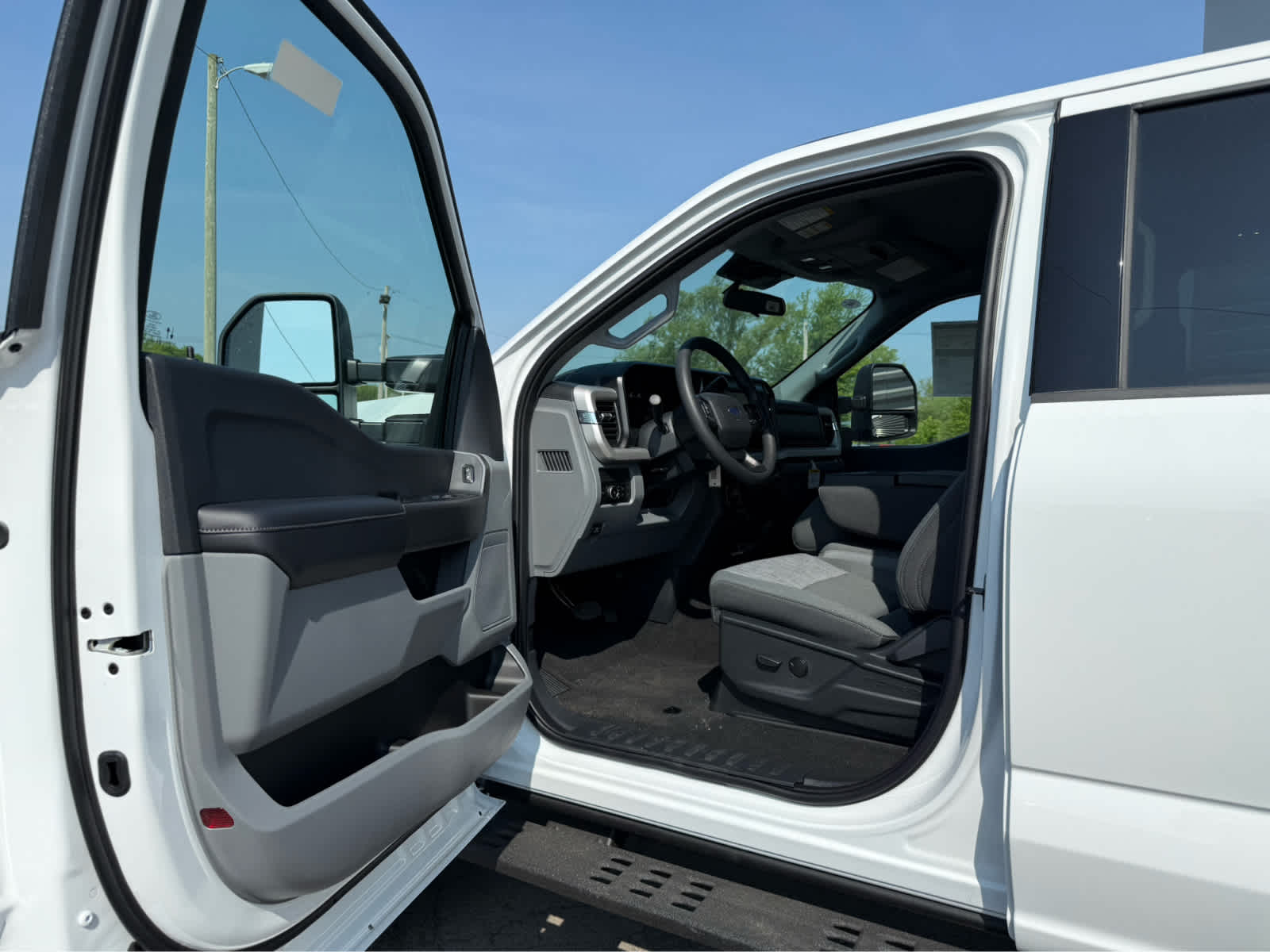 2025 Ford F-350 XLT photo 10