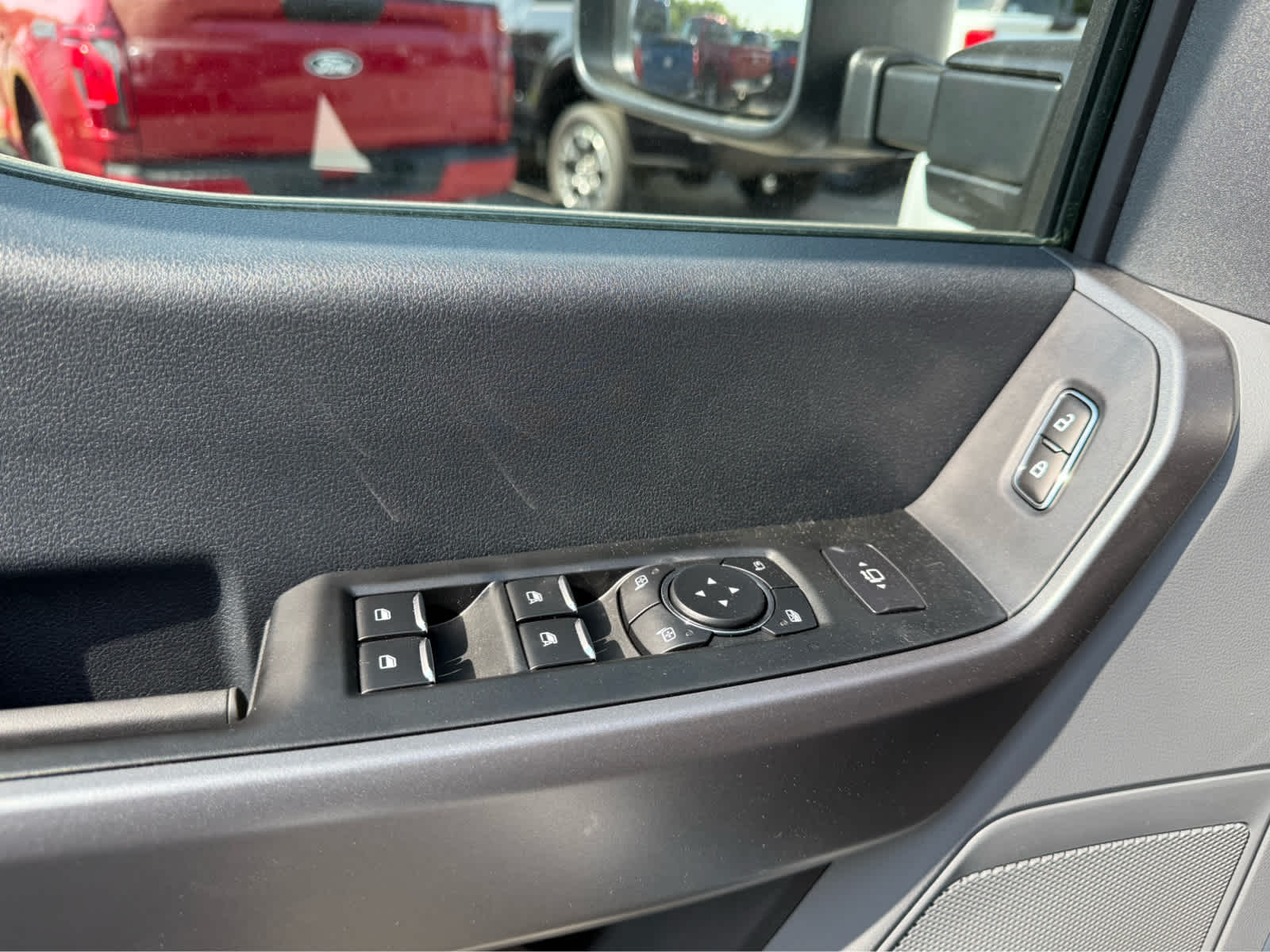 2025 Ford F-350 XLT photo 11