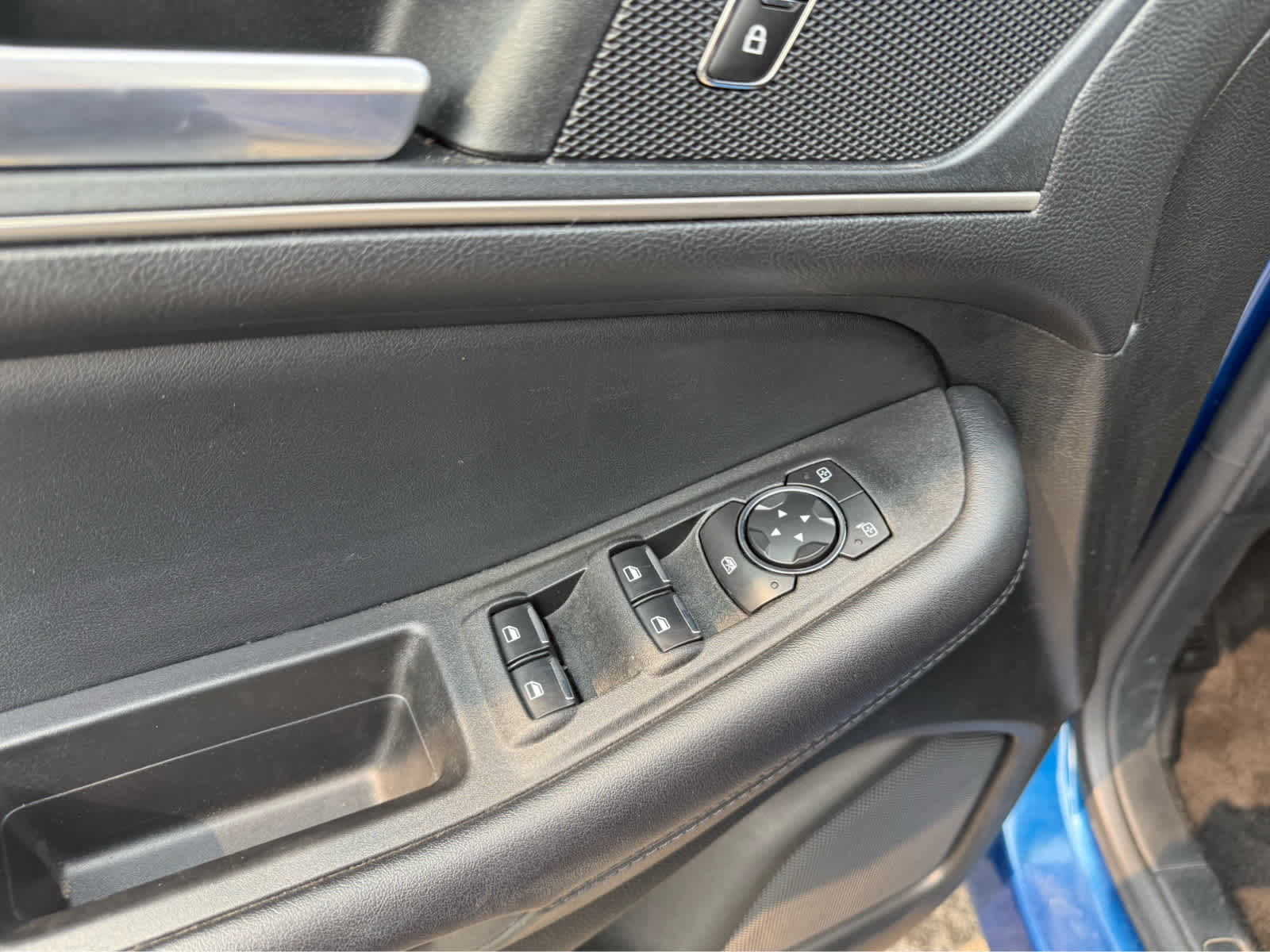 2022 Ford Edge SEL photo 7