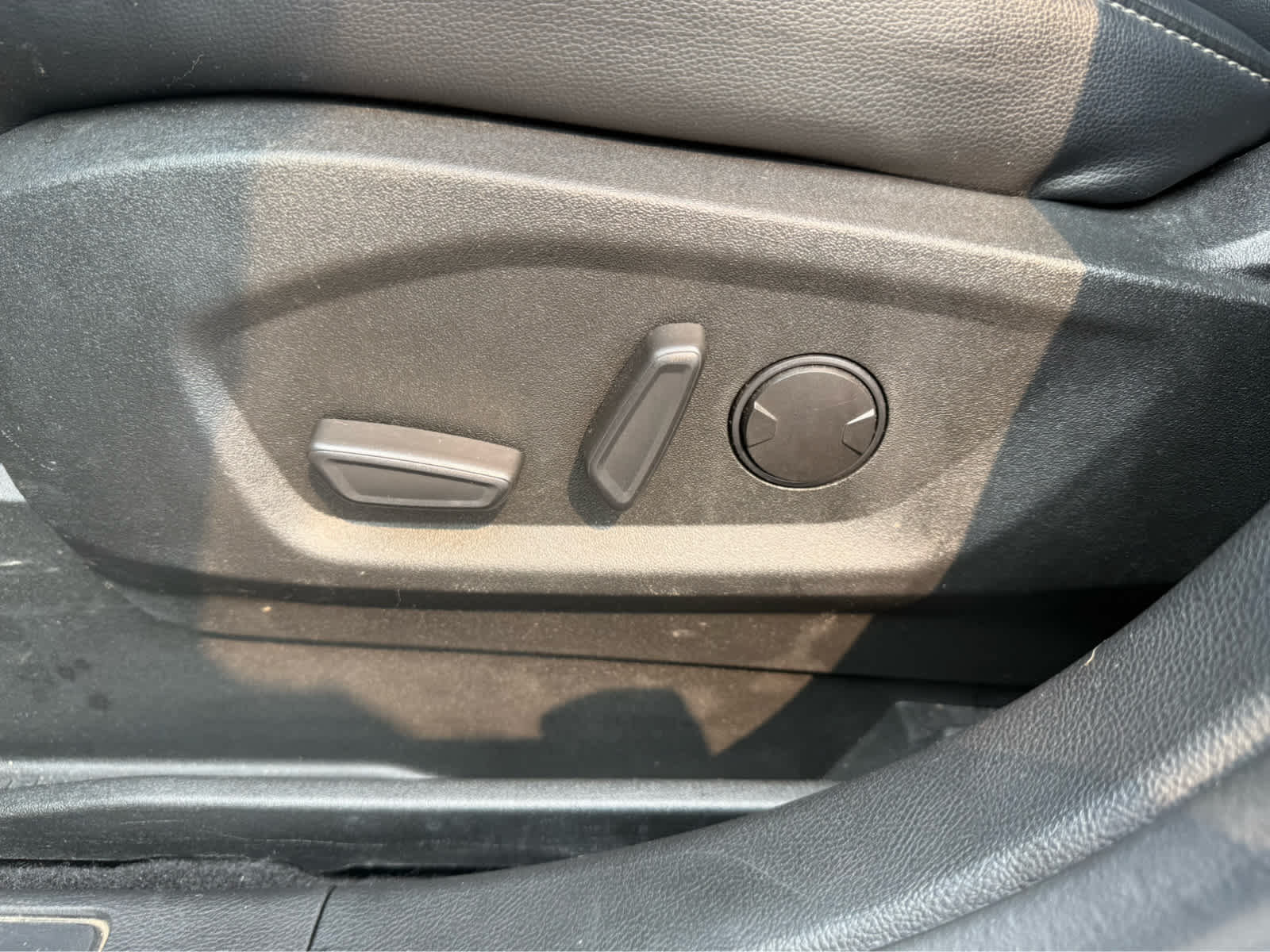 2022 Ford Edge SEL photo 8