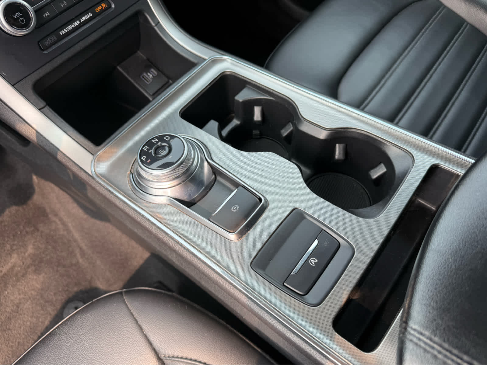 2022 Ford Edge SEL photo 13
