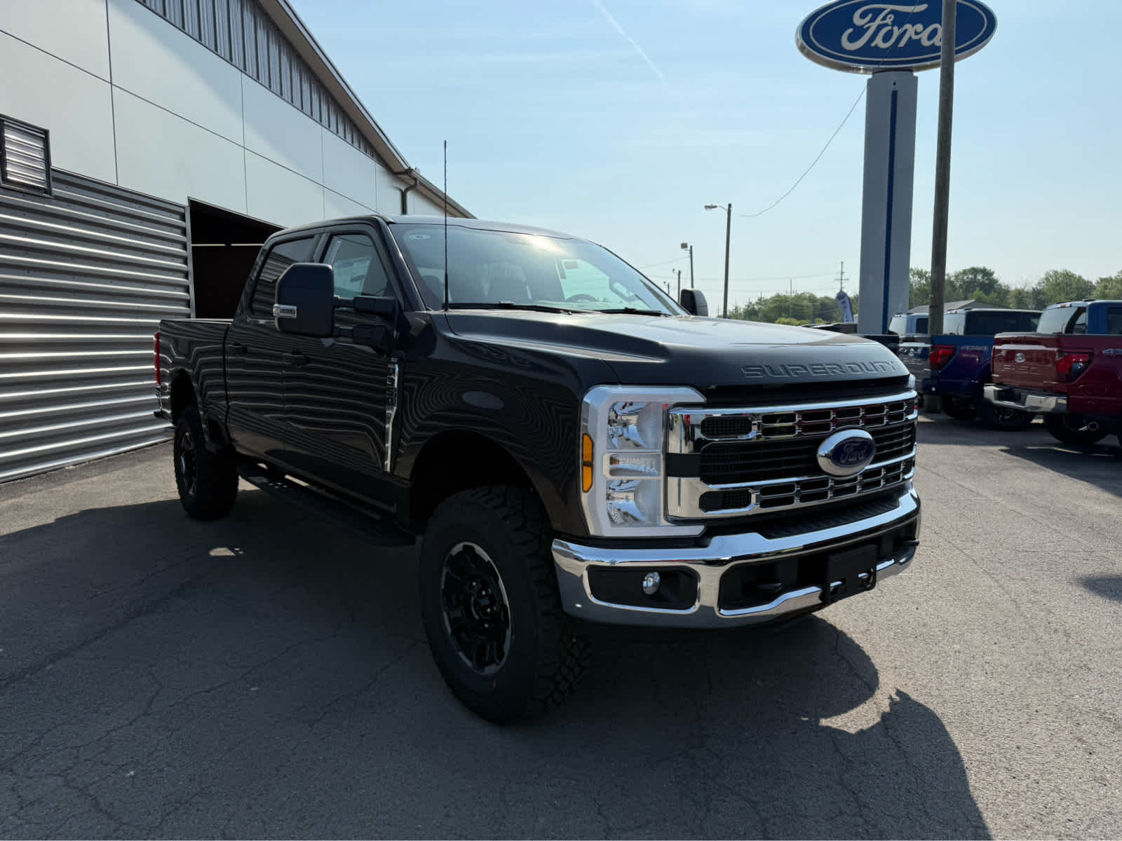 2025 Ford F-350 XLT photo 2