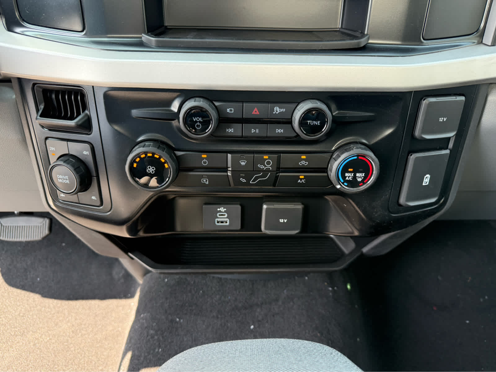 2025 Ford F-350 XL photo 9