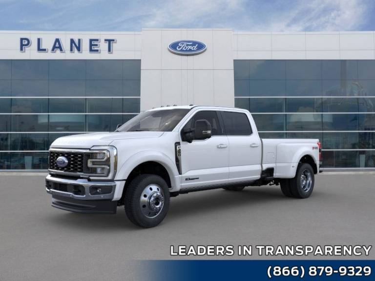 2025 Ford Super Duty F-450 DRW LARIAT 4WD Crew Cab 8' Box