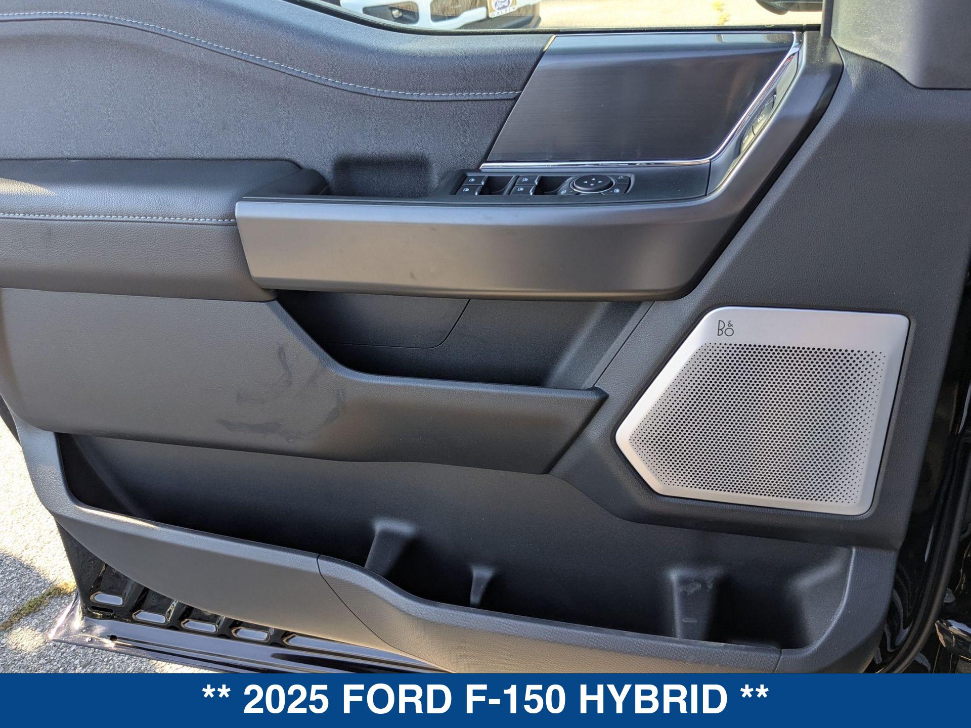 2025 Ford F-150 Lariat photo 13