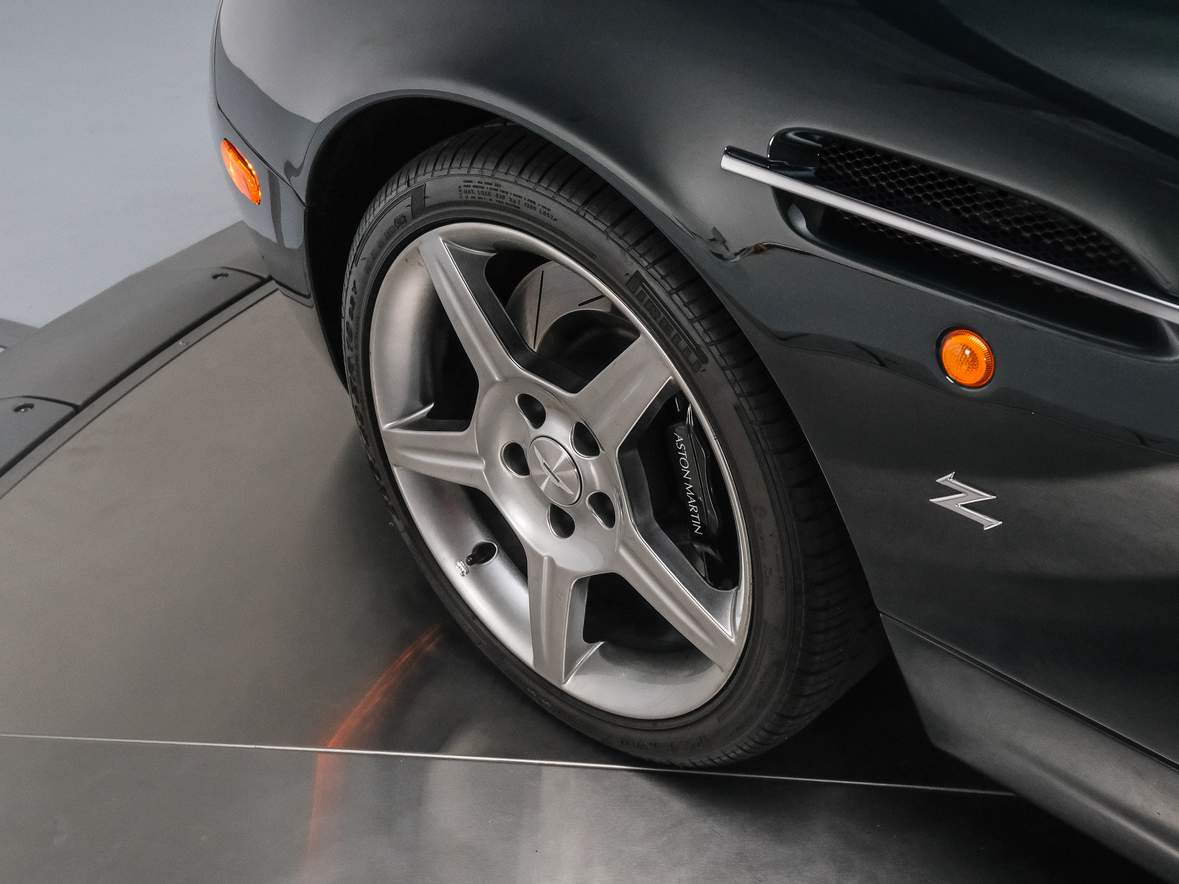 2003 Aston Martin DB7 Vantage photo 9