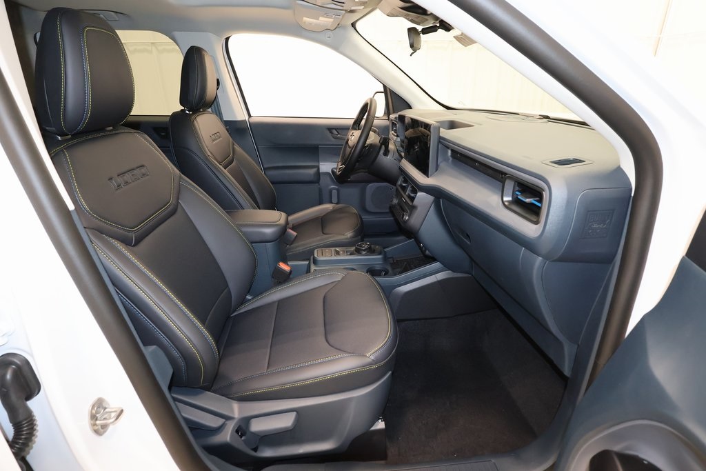 2025 Ford Maverick photo 8