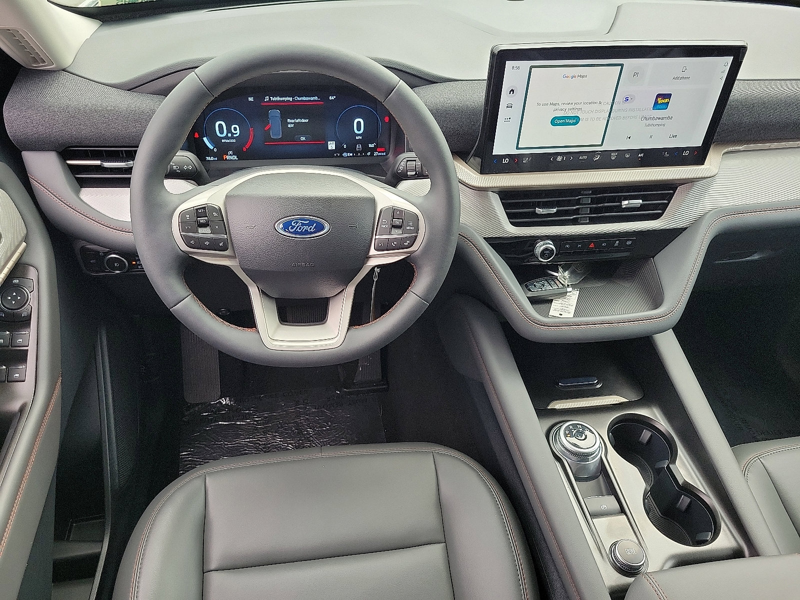 2025 Ford Explorer photo 2