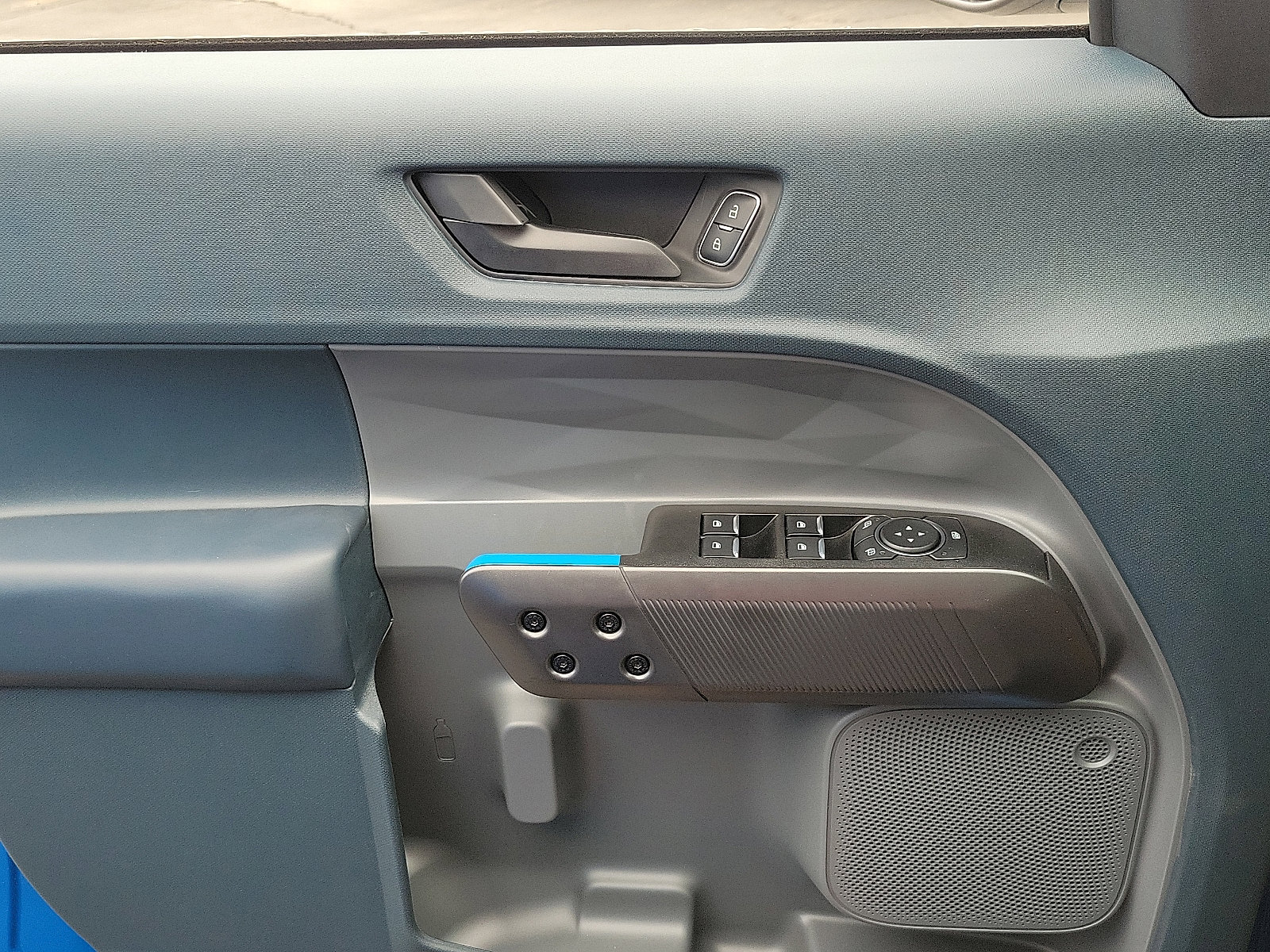 2025 Ford Maverick photo 6