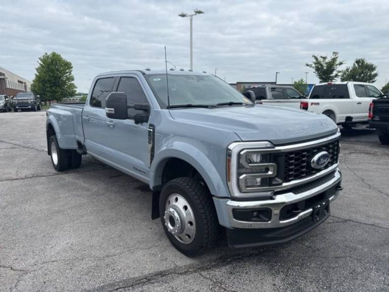 2024 Ford Super Duty F-450 DRW LARIAT