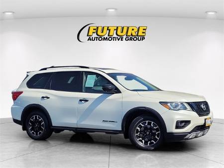 2020 Nissan Pathfinder SL