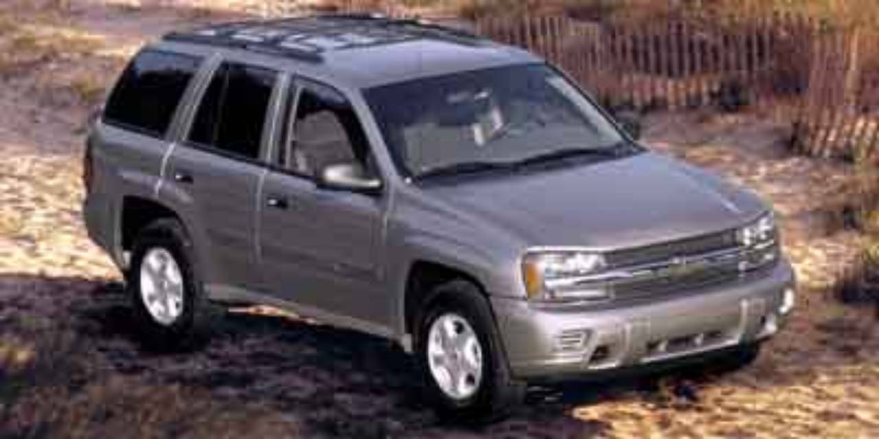 2002 Chevrolet Trailblazer 2WD LS's photo