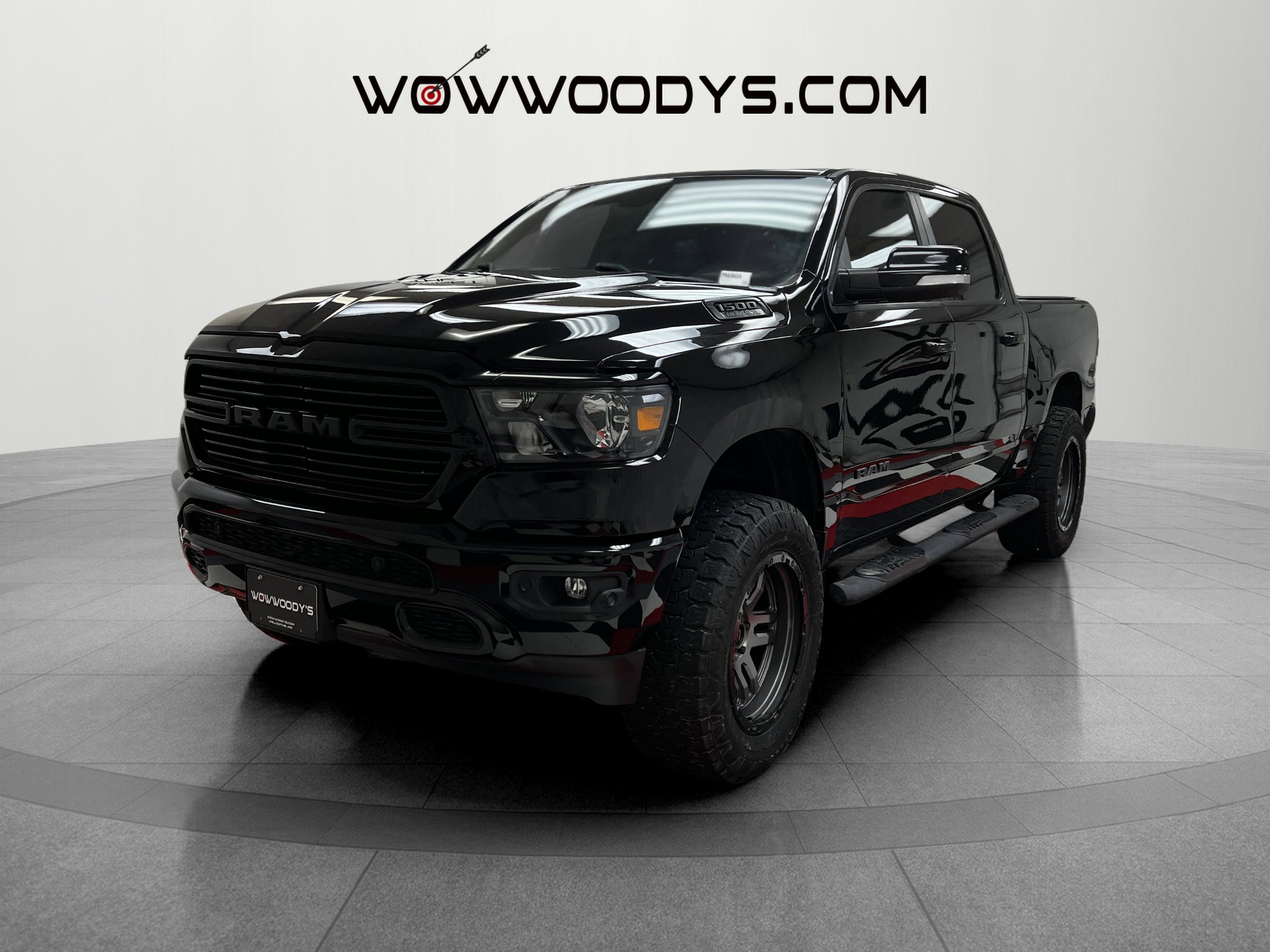 Used 2020 RAM 1500 BIG Horn Crew Cab 4X4 5.7L V8 HEMI BIG Horn Level 2 Group Uconnect 12 Media Center with Nav Night Edition