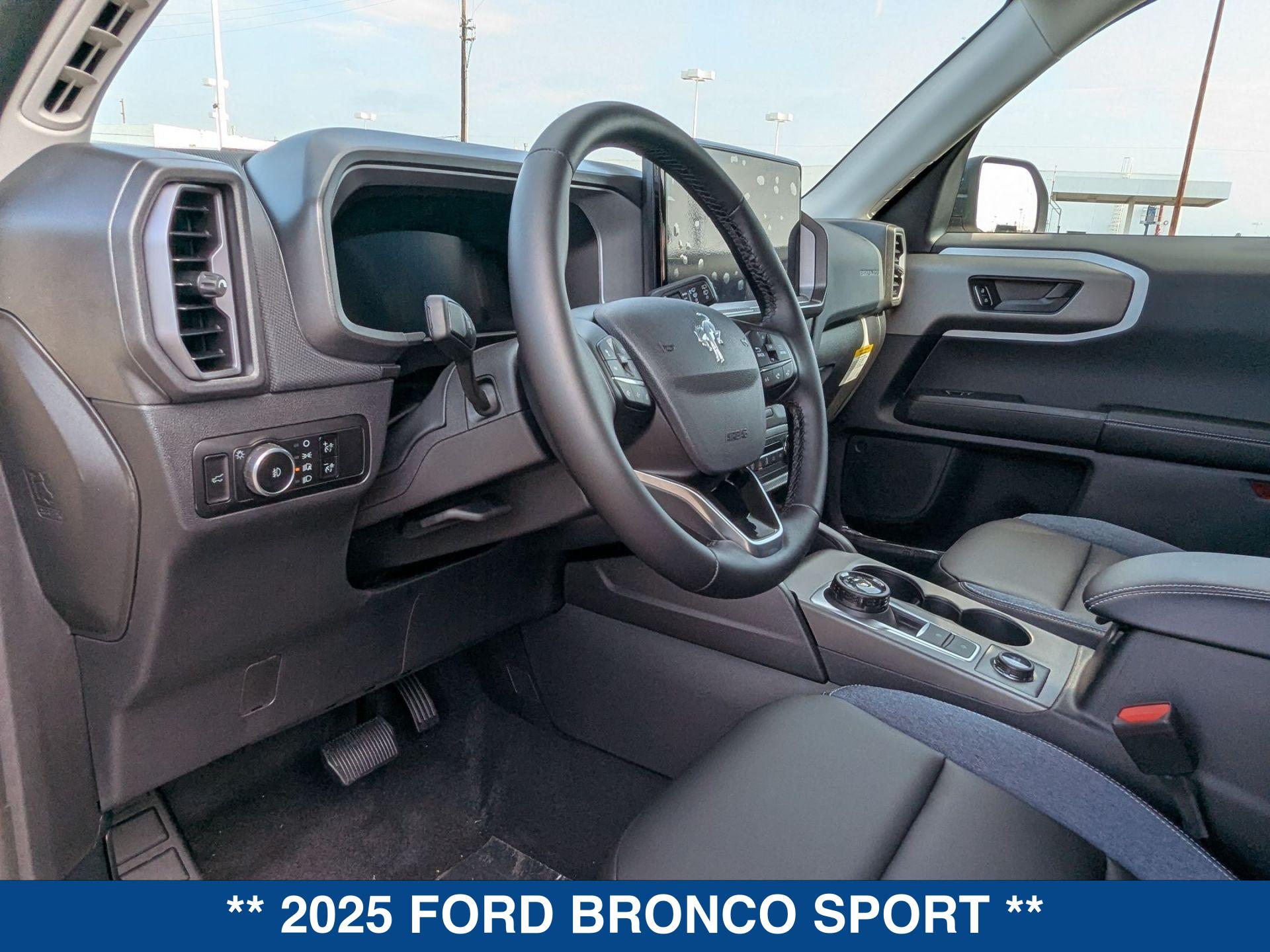 2025 Ford Bronco Sport Outer Banks photo 13