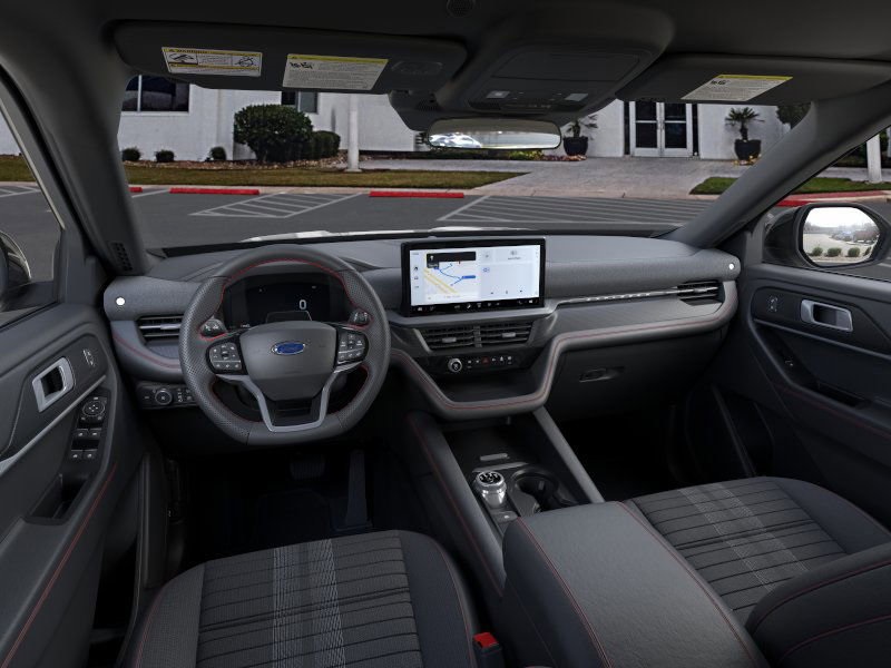2025 Ford Explorer ST-Line photo 2