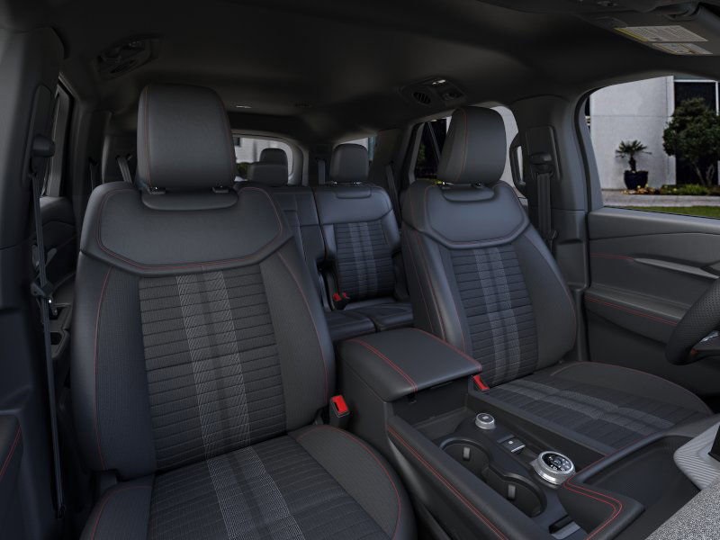 2025 Ford Explorer ST-Line photo 3