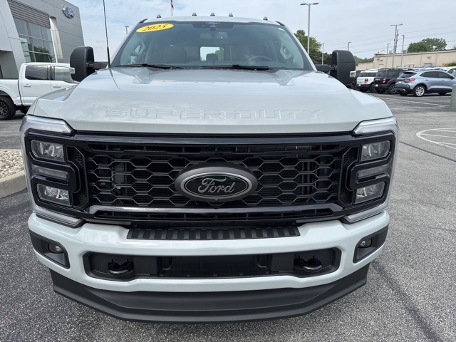 2025 Ford F-250 photo 3