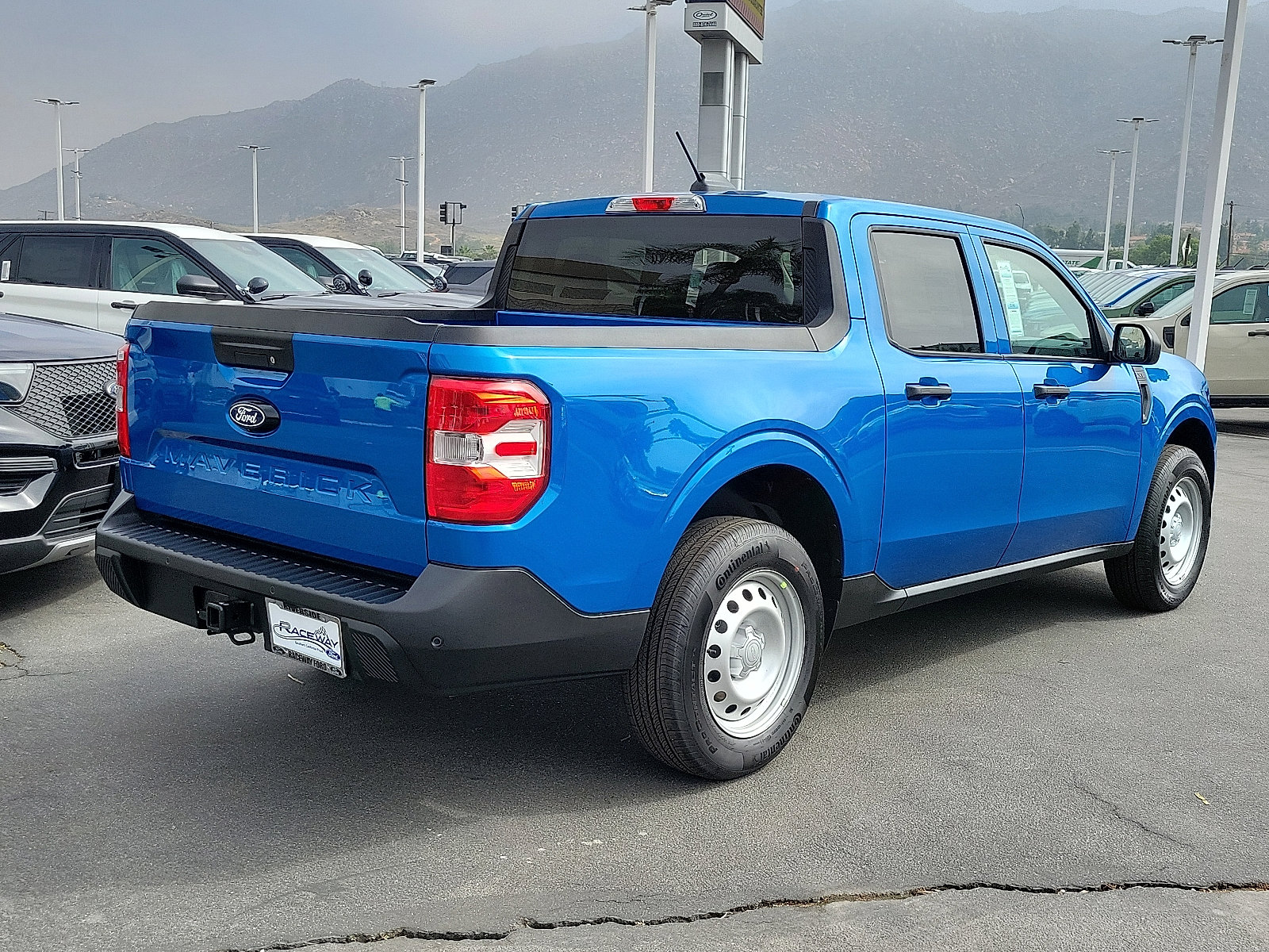 2025 Ford Maverick XL photo 2