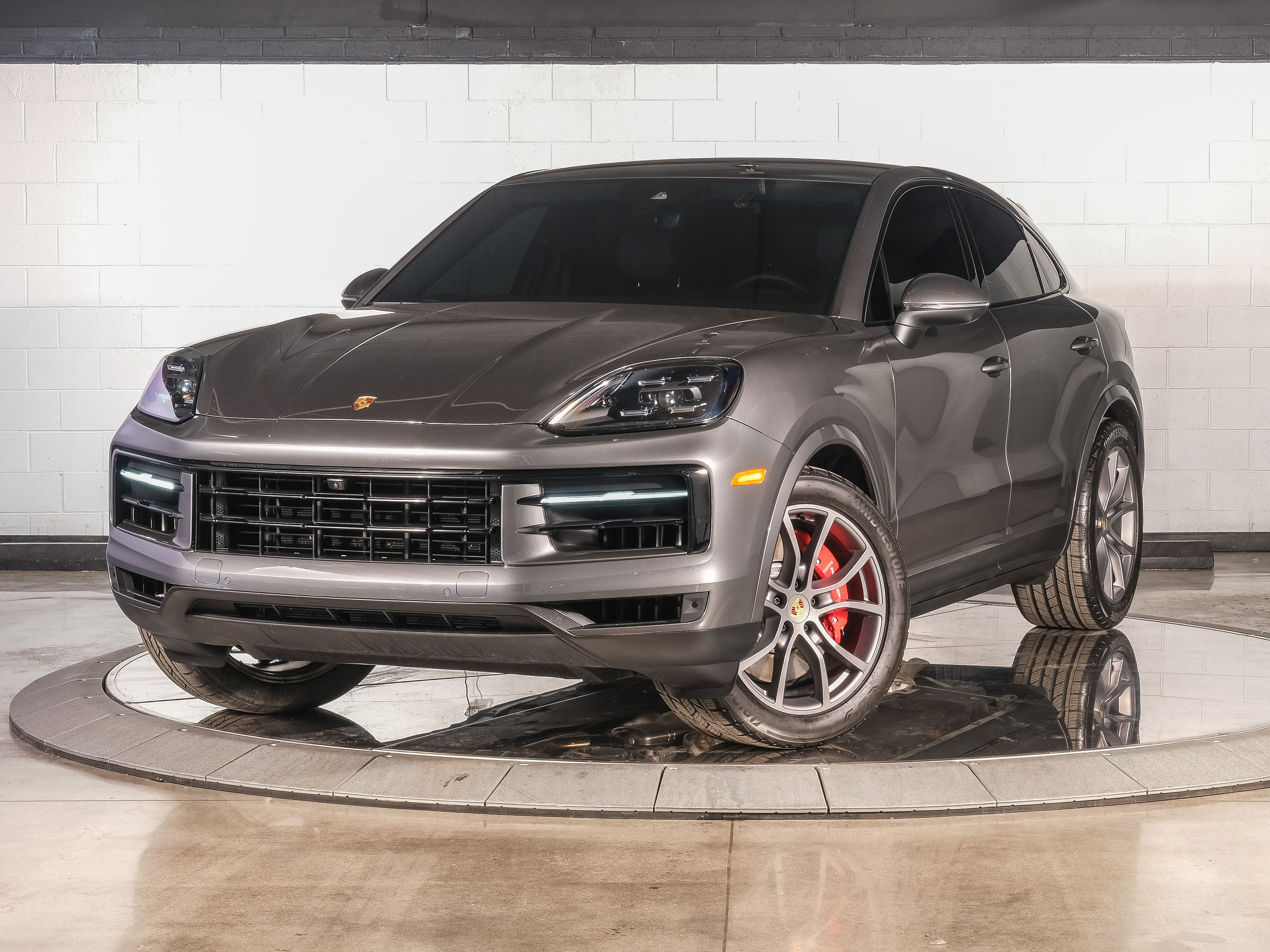 2024 Porsche Cayenne Coupe S photo 2