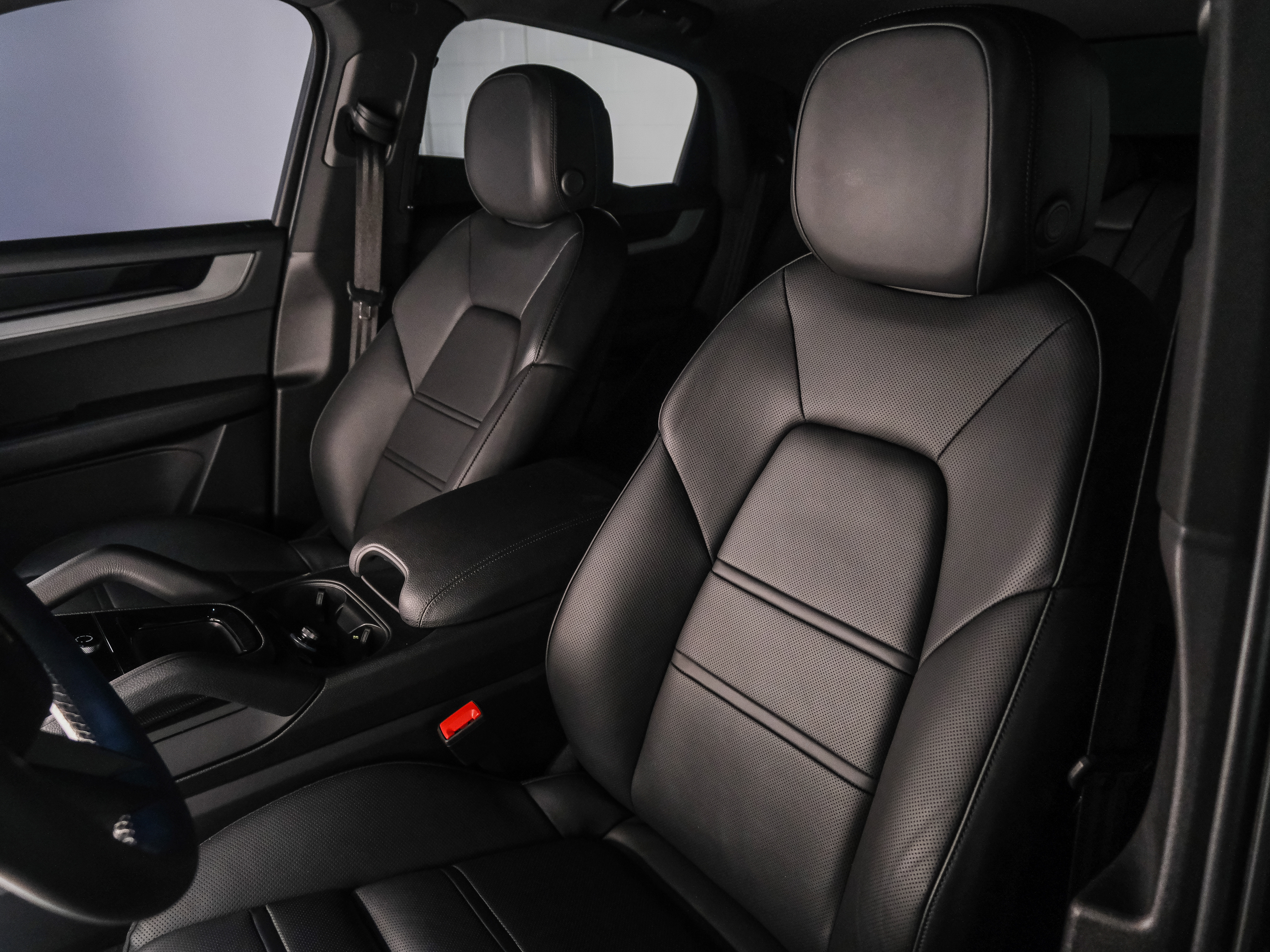 2024 Porsche Cayenne Coupe S photo 5