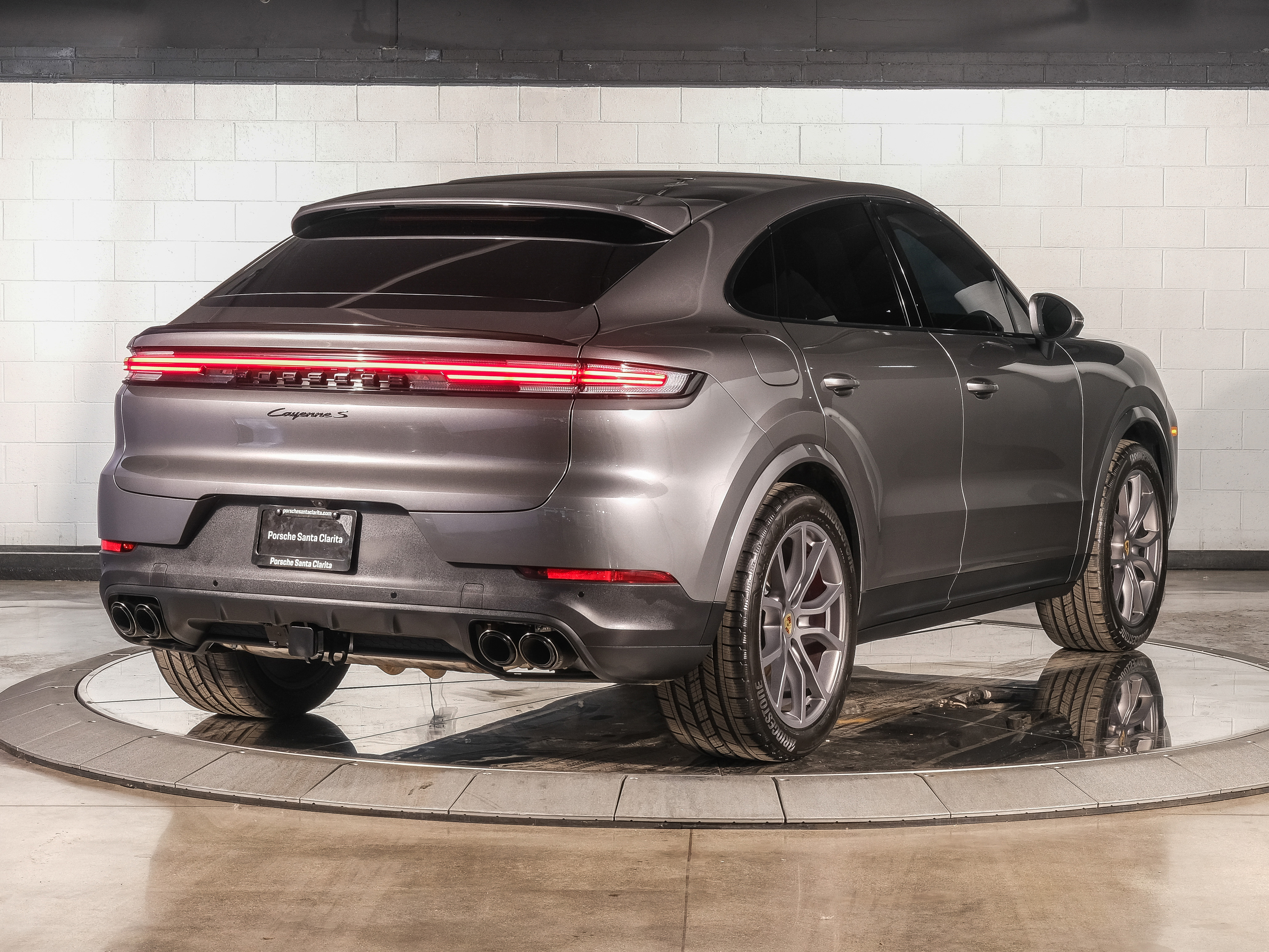 2024 Porsche Cayenne Coupe S photo 9