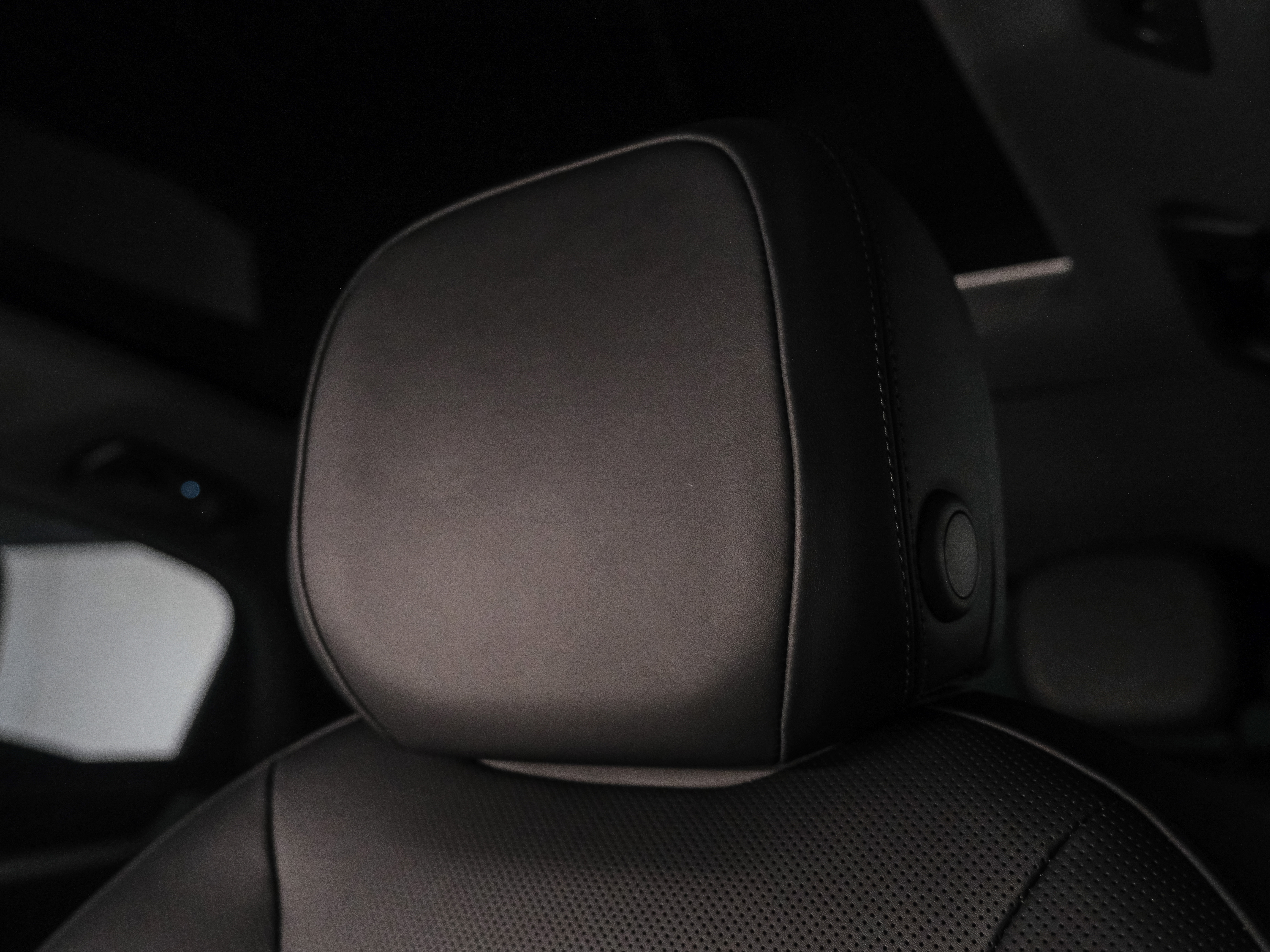 2024 Porsche Cayenne Coupe S photo 19