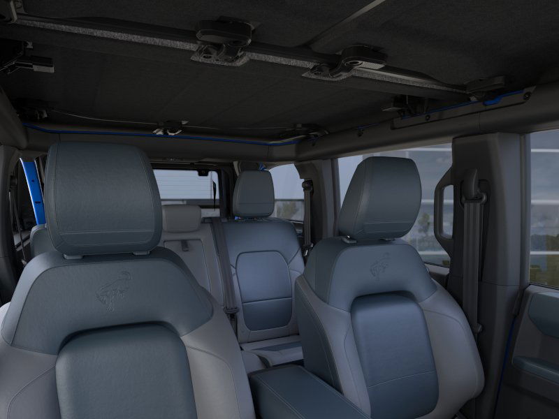 2024 Ford Bronco Outer Banks photo 12