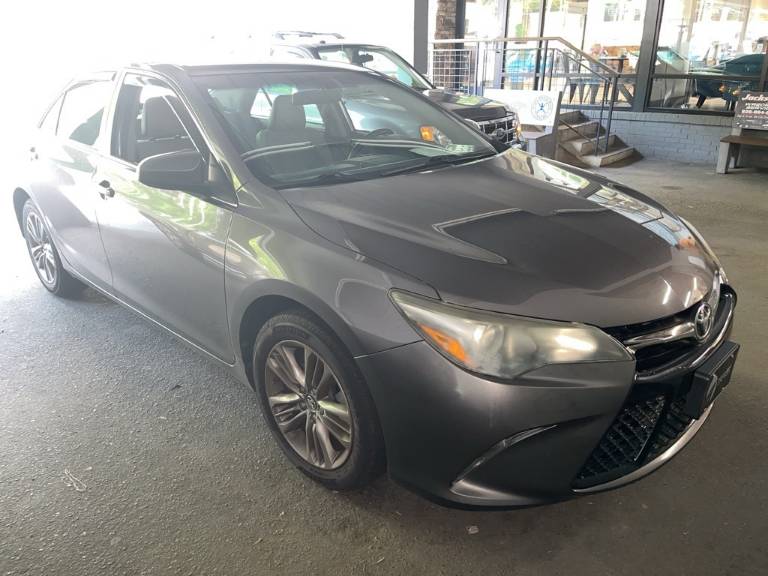 2016 Toyota Camry SE