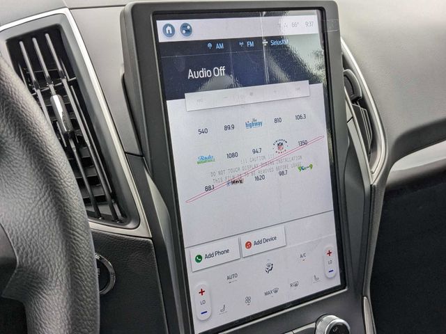 2024 Ford Edge SEL photo 17