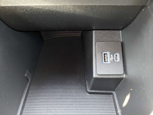 2024 Ford Edge SE photo 18