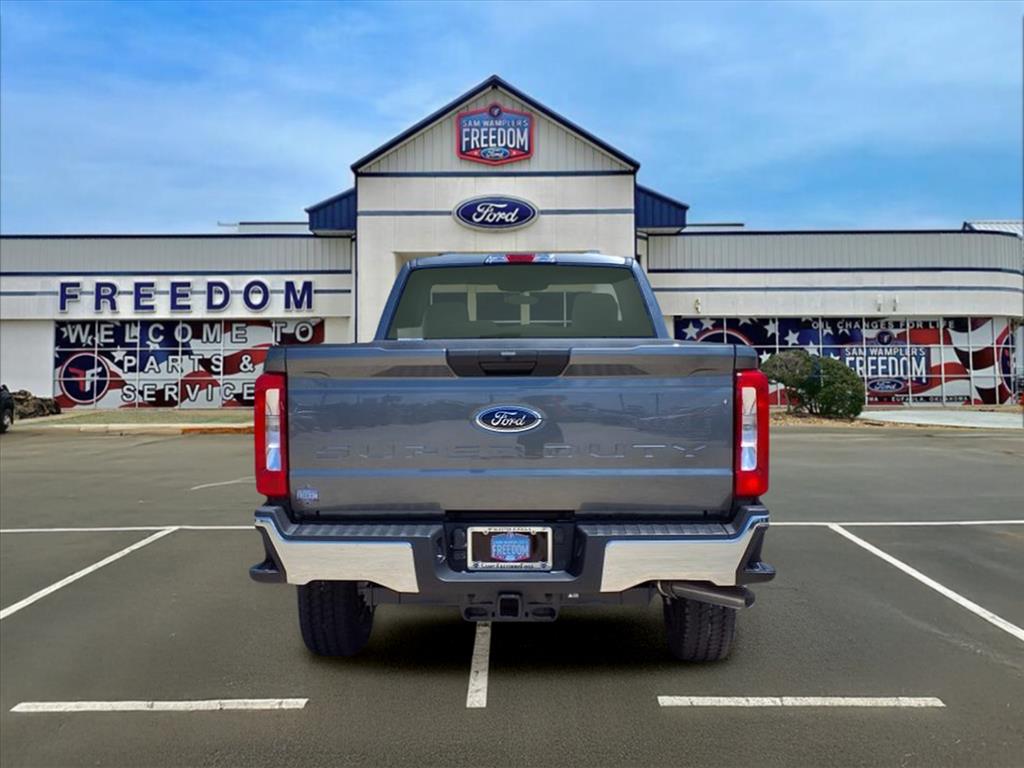 2025 Ford F-350 photo 6