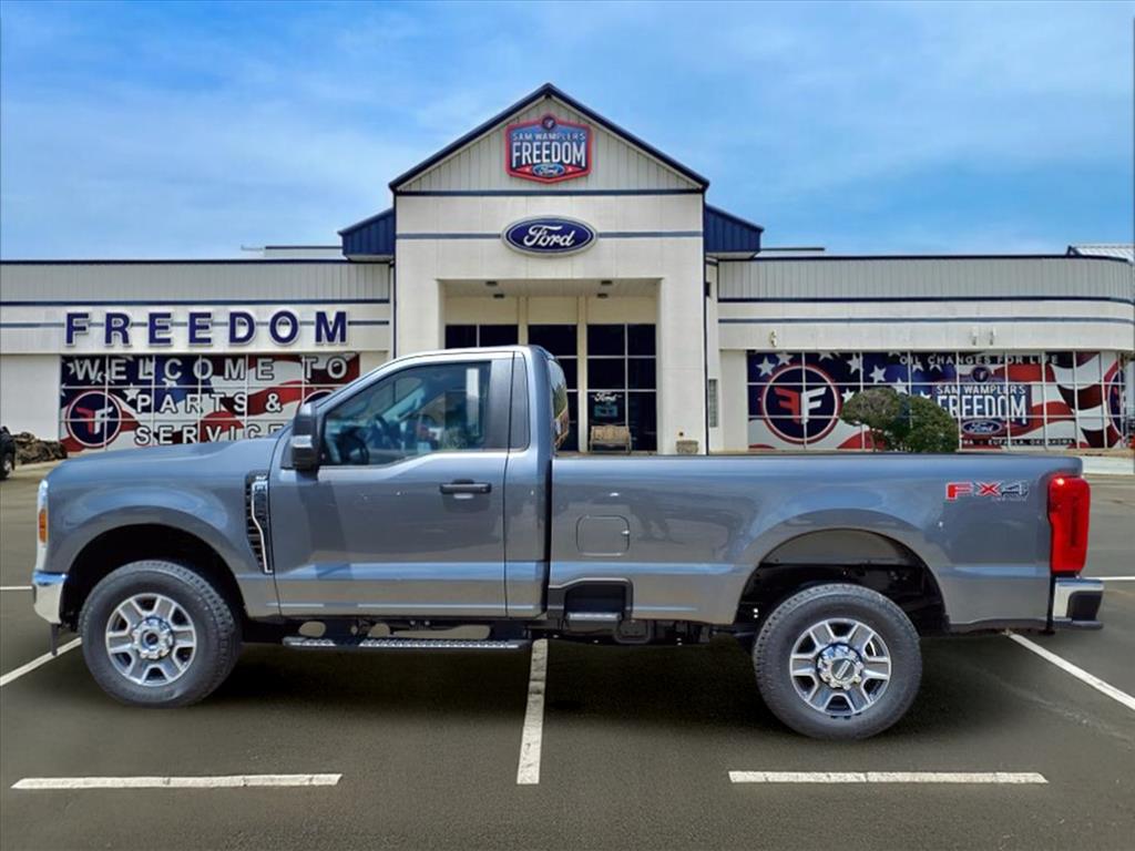 2025 Ford F-350 photo 2
