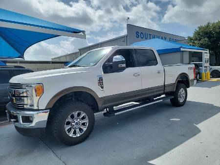 2017 Ford Super Duty F-250 SRW LARIAT