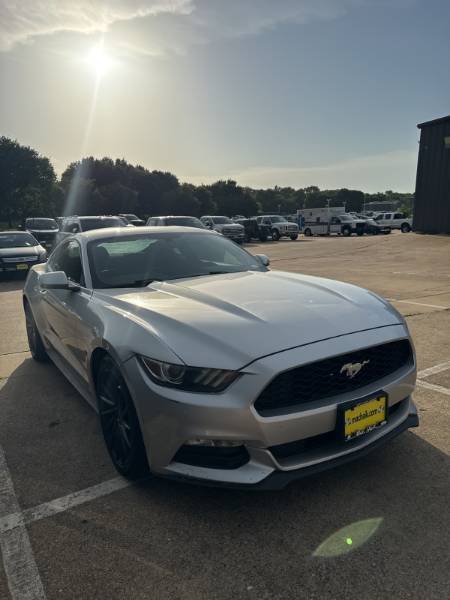 2016 Ford Mustang V6