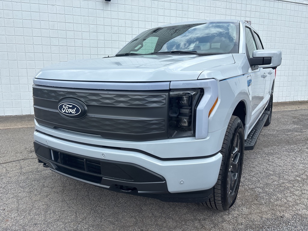 New 2025 Ford F-150 Lightning LARIAT