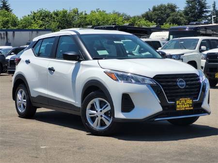 2025 Nissan Kicks S