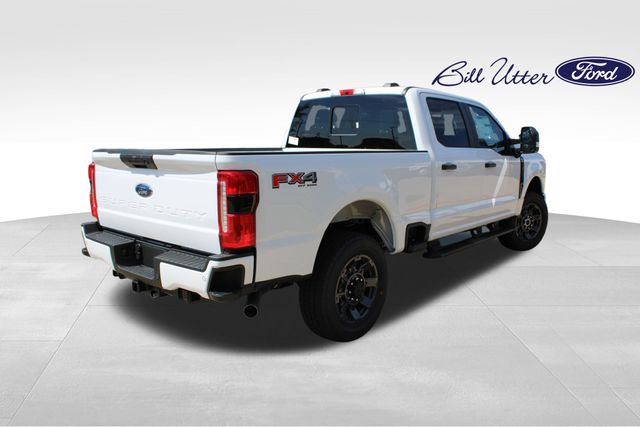 2025 Ford F-250 photo 3
