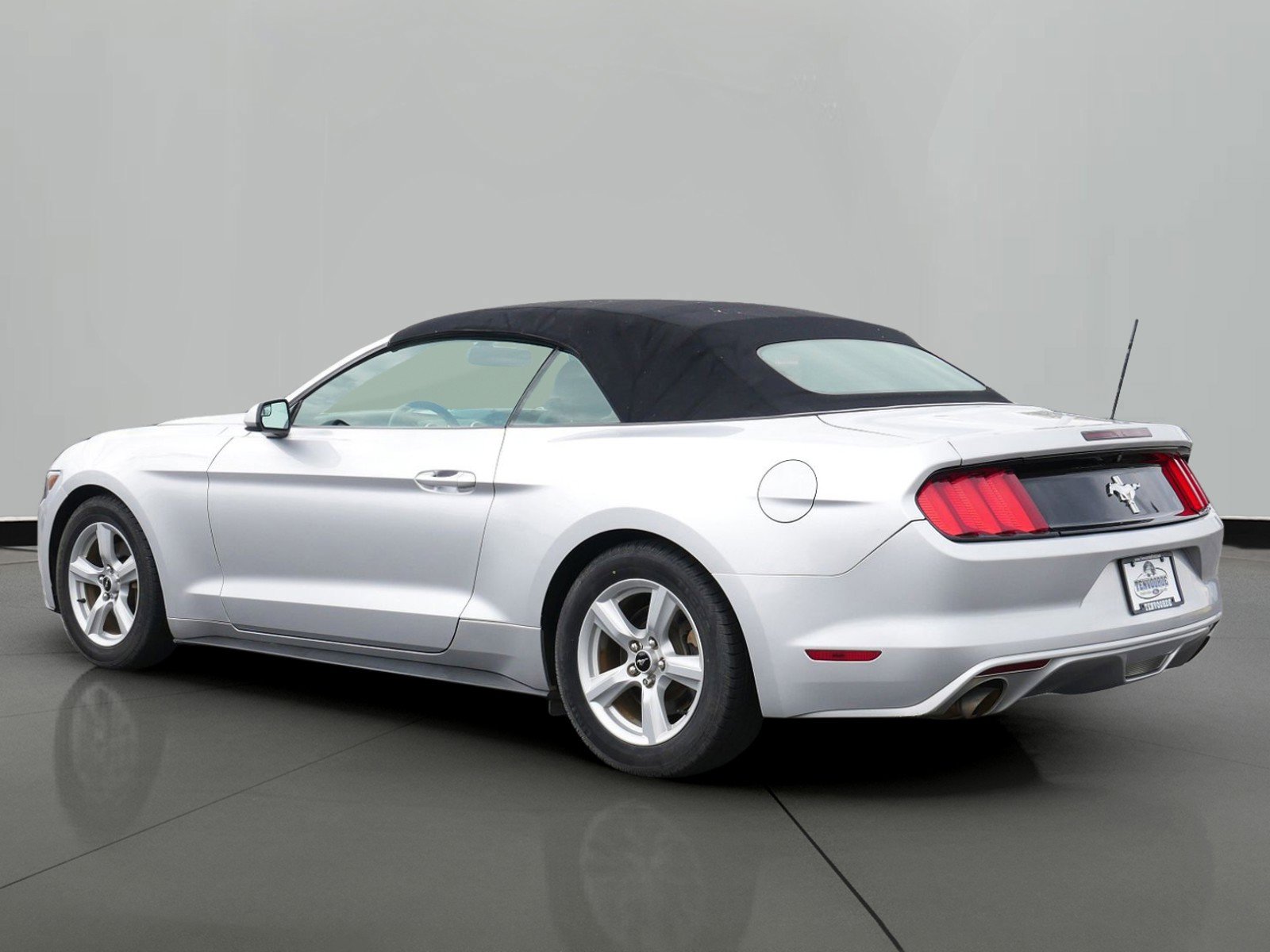 Used 2016 Ford Mustang V6 with VIN 1FATP8EM0G5269623 for sale in St. Cloud, Minnesota