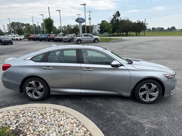 2019 Honda Accord EX photo 2