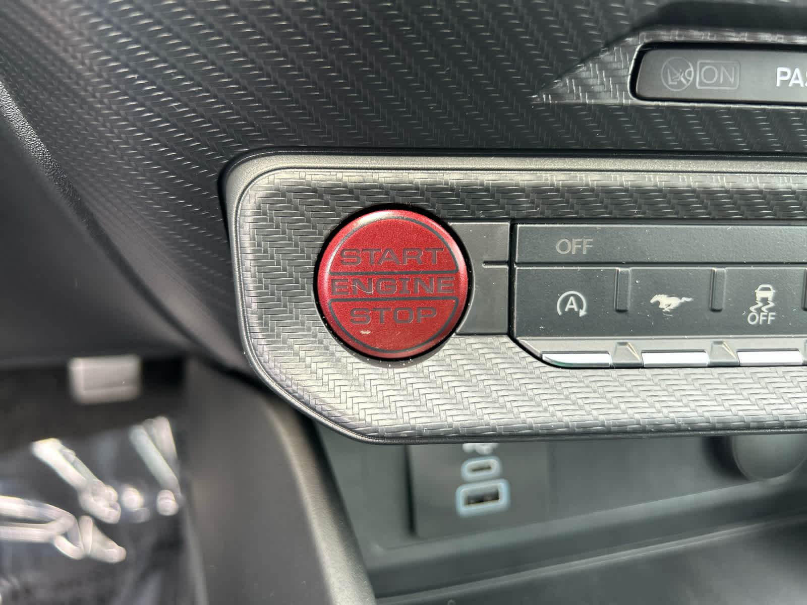 2025 Ford Mustang GT Premium photo 11