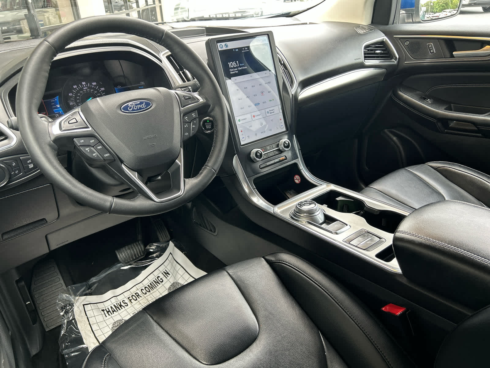2022 Ford Edge Titanium photo 14