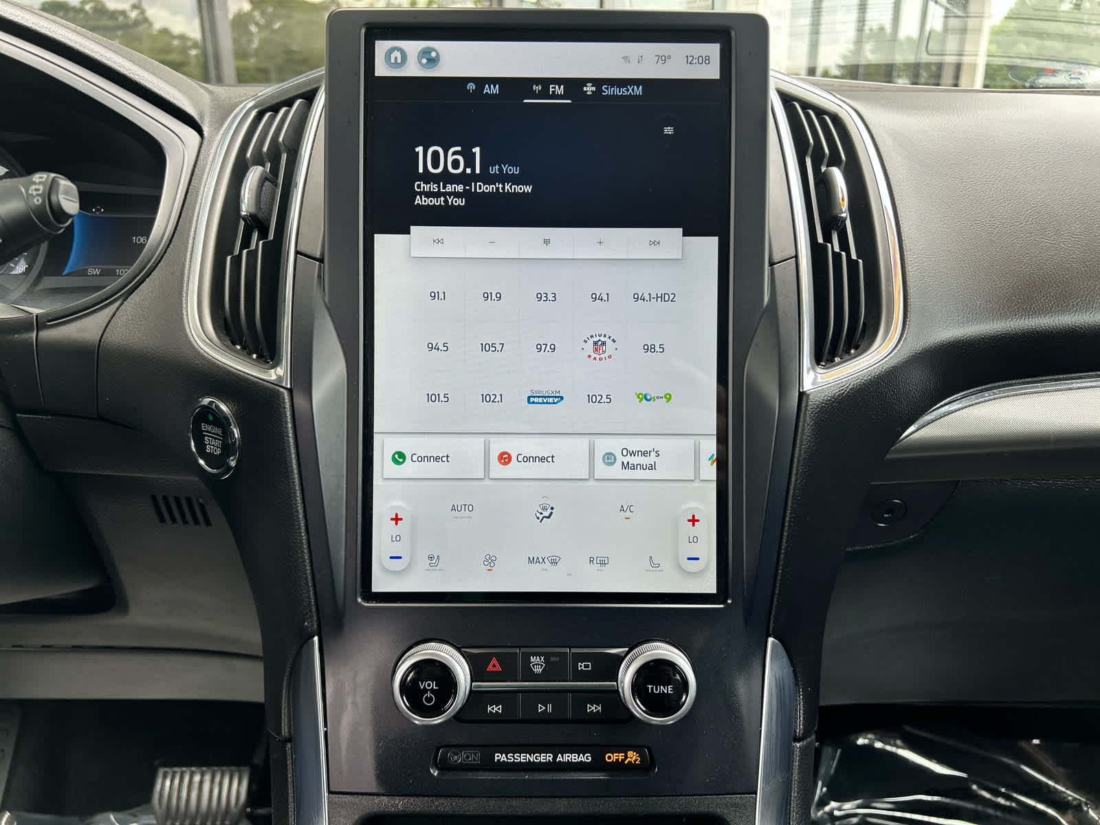 2022 Ford Edge Titanium photo 16